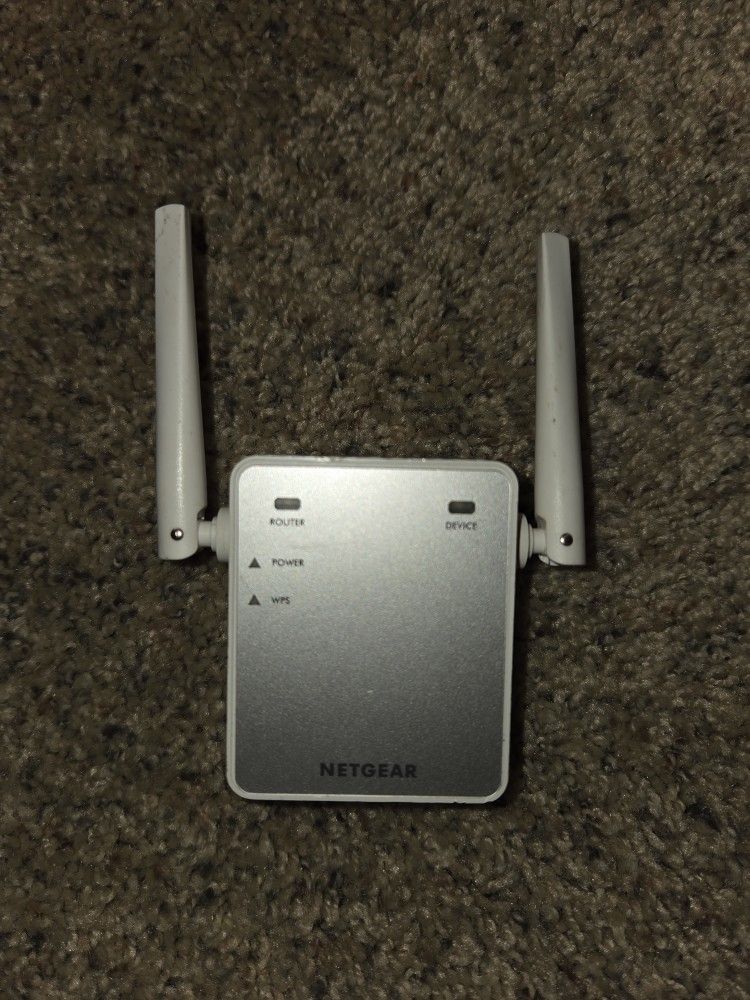 NETGEAR - Dual-band WiFi Range Extender - Essentials Edition, 1.2Gbps, Wall-plug, External Antennas - White