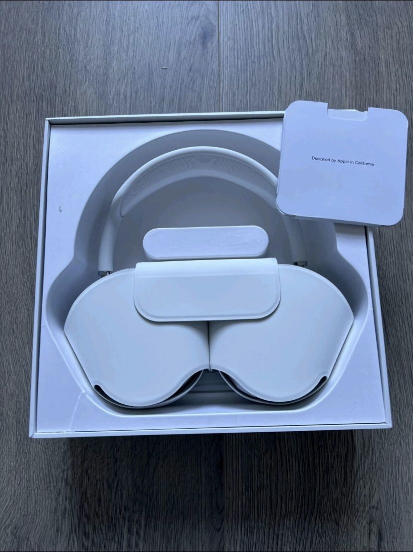 AirPod Maxes White