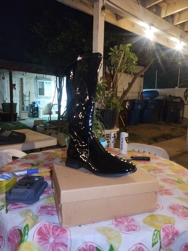 Black Boot