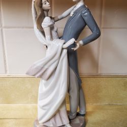 Lladro Wedding Couple "I Love You Truly" Figurine