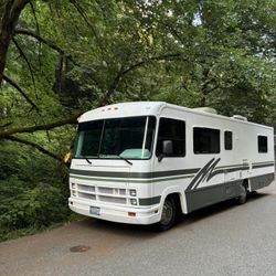 Fully Renovated Fleetwood Flair