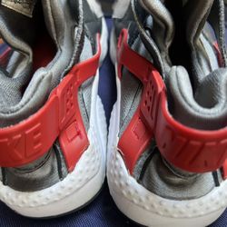 size 2.5y nike huaraches 