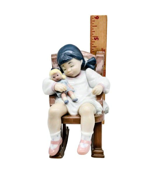 VINTAGE LLADRO #5448 "NAPTIME" GIRL SLEEPING W/DOLL IN CHAIR /RETIRED FIGURINE