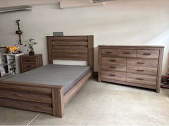 ASHLEY FURNITURE 3pc QUEEN BEDFRAME BEDROOM SET