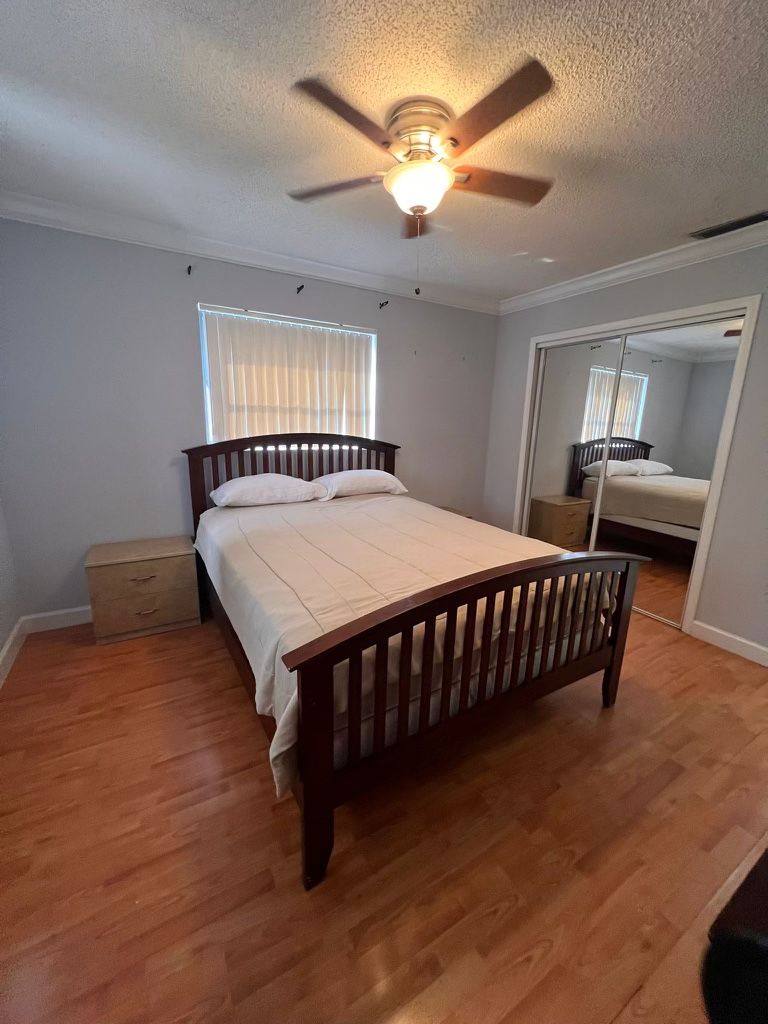 Queen Size With Mattress And With Drawer and Mirror And Bed Frame