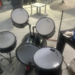 Complete Drum Set. 