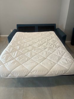 Blue Sleeper Sofa with Pull-Out Mattress, Sillón y cama