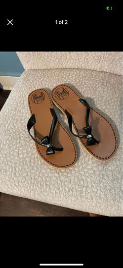 Size 9 .. Henri Bendel Sandals