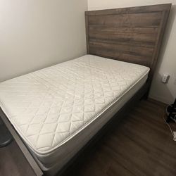 Full Size Bed With Mattress 