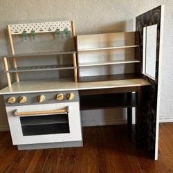 Little Tikes Real Wood Café & Bakery Play Kitchen – Light Up Oven – Excellent Condition