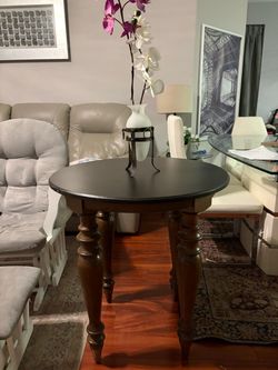 Round Wood Accent Table with Turned Legs