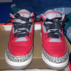  Jordan fours Size5.5