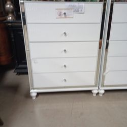 White Dresser / Cajonera