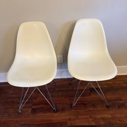 Eames Style Plastic  Chair 