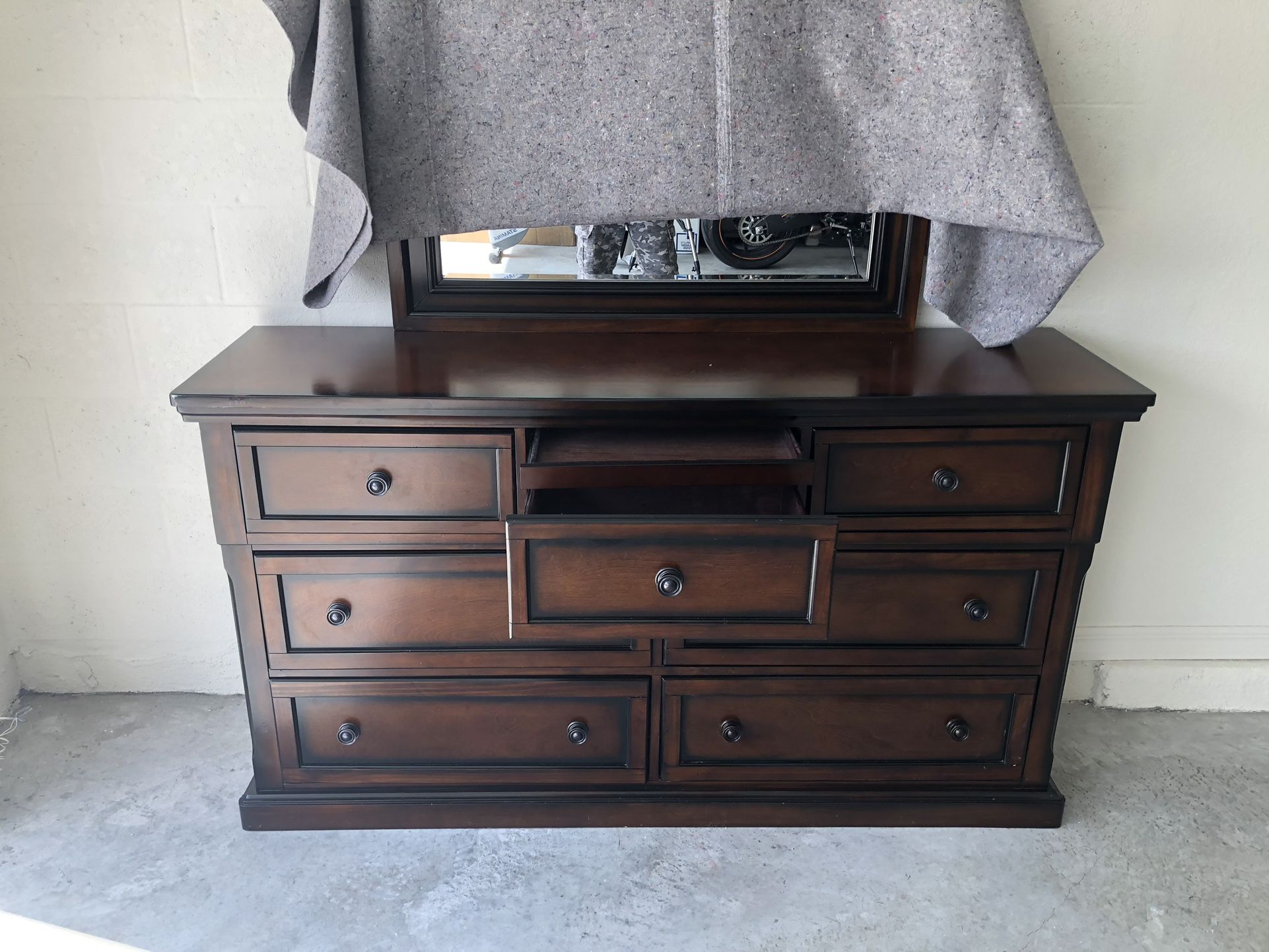 Dresser