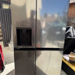 LG Refrigerator 27 Cu Ft Stainless Steel Side-by-Side with Ice Maker (2023)