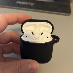 GEN1 Airpods With Charging Case