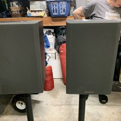 Pair of Optimus 3 way bookshelf speakers