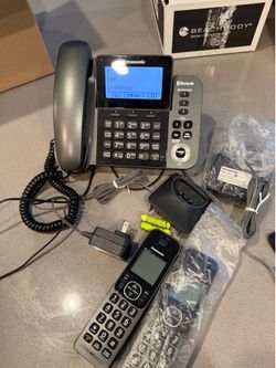Panasonic land line with two cordless handsets