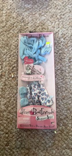 Fashion Pickes 4Ever Best Friends Sleepover Style! Doll Clothes Set