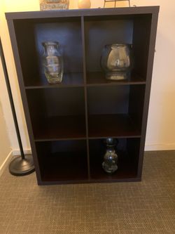 Six cube storage shelf