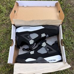 Size 10-  Air Jordan 4 Retro White Thunder Black