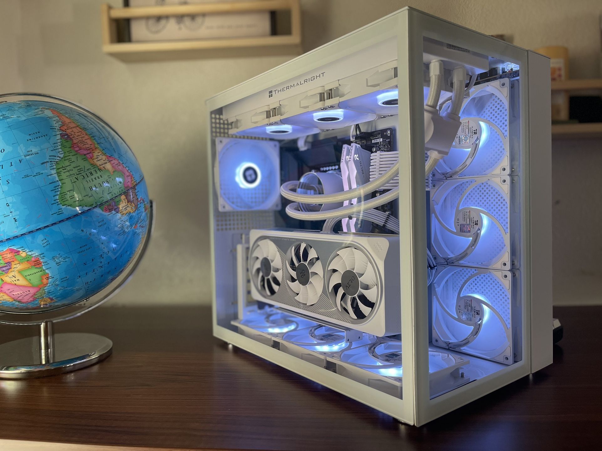 High-Performance White Aesthetic PC – i5-13600K, RTX 4070, Includes Monitor & Peripherals, Open To Offers.