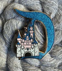 Key To Disneyland Sleeping Beauty Castle Mystery Pin Wave B Glittery Gold Border