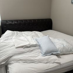 Simmons Beautyrest King Mattress/box Spring/bed Frame With Headboard (damaged but repairable if wanted)