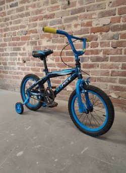 PREOWNED DYNACRAFT SUSPECT 16 INCH KIDS BLUE BOYS GIRLS YOUTH SINGLE SPEED BIKE WITH TRAINING WHEELS