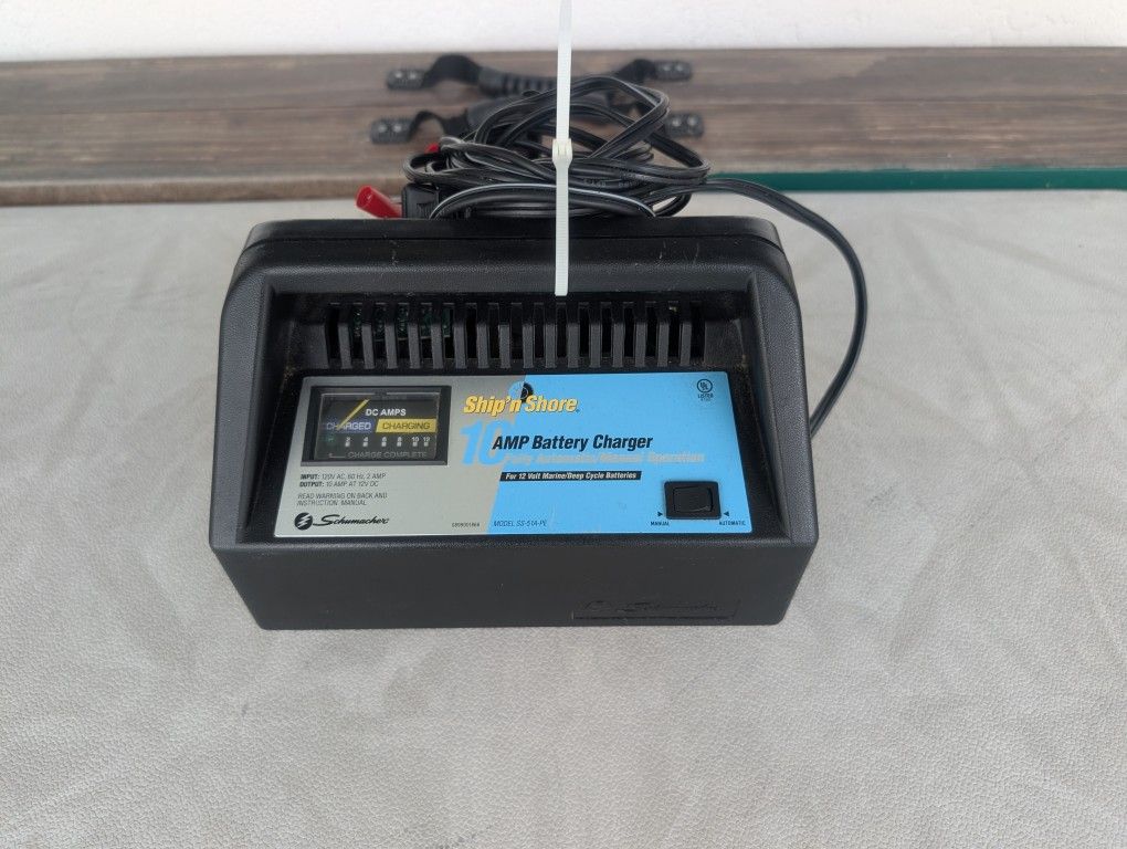 Deep Cycle Battery Charger 10A 12V Schumacher Marine Ship 'N Shore