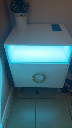 Night stand  it lights up