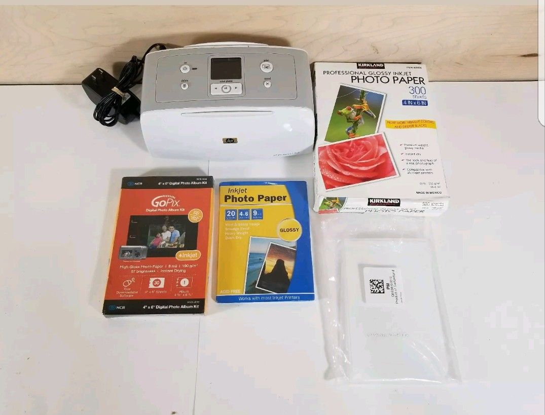 HP Photosmart 325 Inkjet Printer Q3414A-101 with Photo Printing Paper