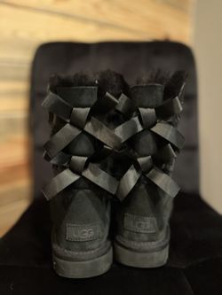Black Bailey Bow II Uggs