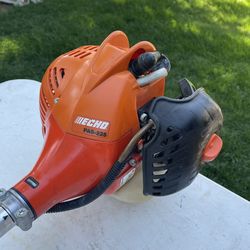 HEDGE TRIMMER ECHO PAS -225 if you see it I still have it 83rd Ave. north of Indian school Road no lowball offers
