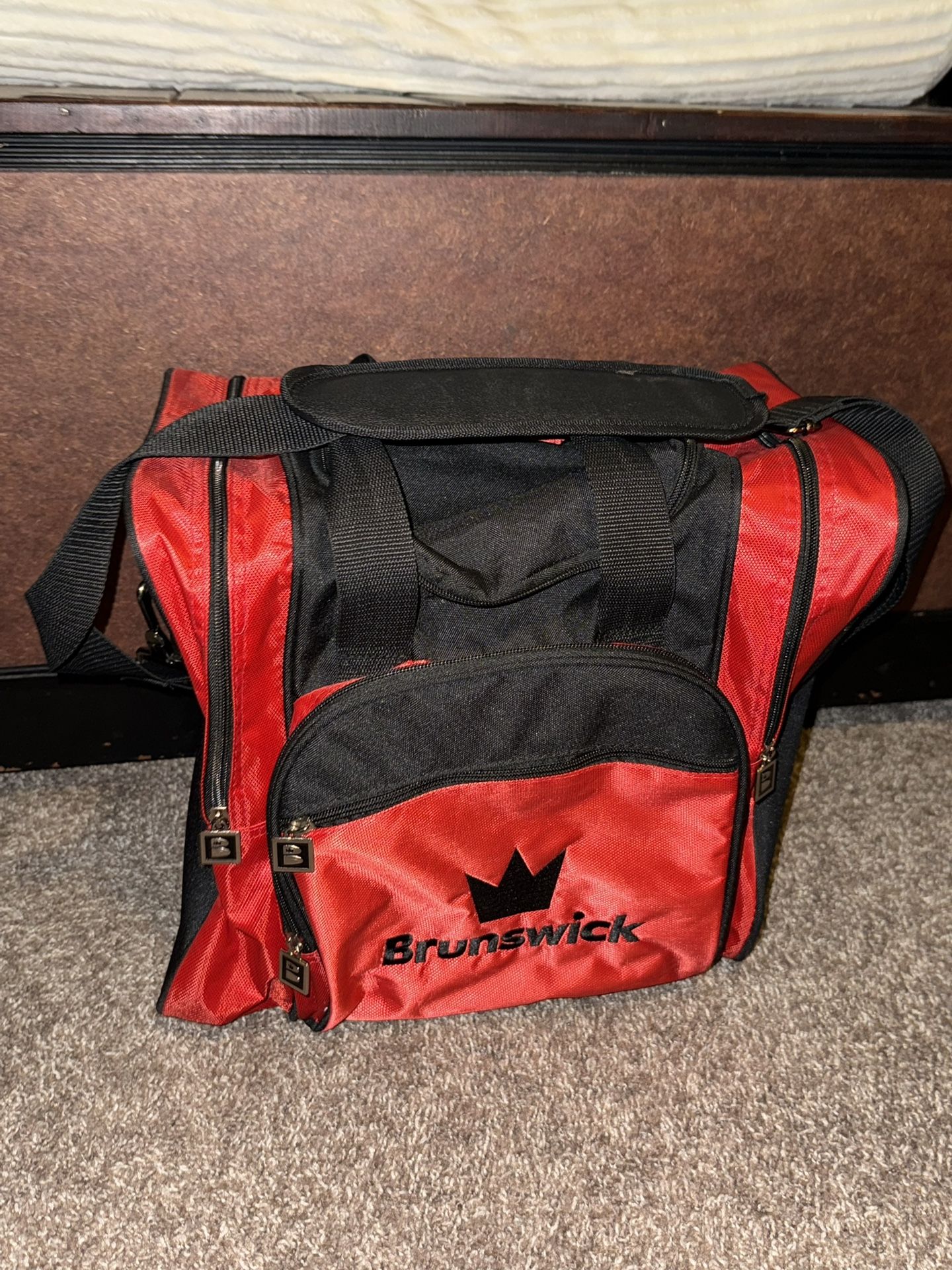 Brunswick Bowling Ball Bag Used Pre Owned Good Condition Storage Zip Carrying US