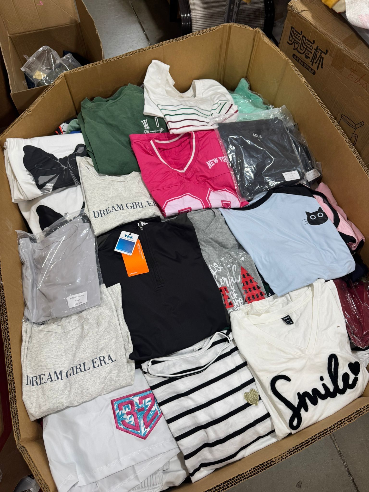 Winter Fall Clothes Pallet. / Summer Clothe Pallet
