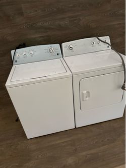 Kenmore washer and dryer laundry set