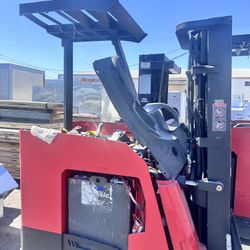 Raymond 425-C40TT Docker Forklift