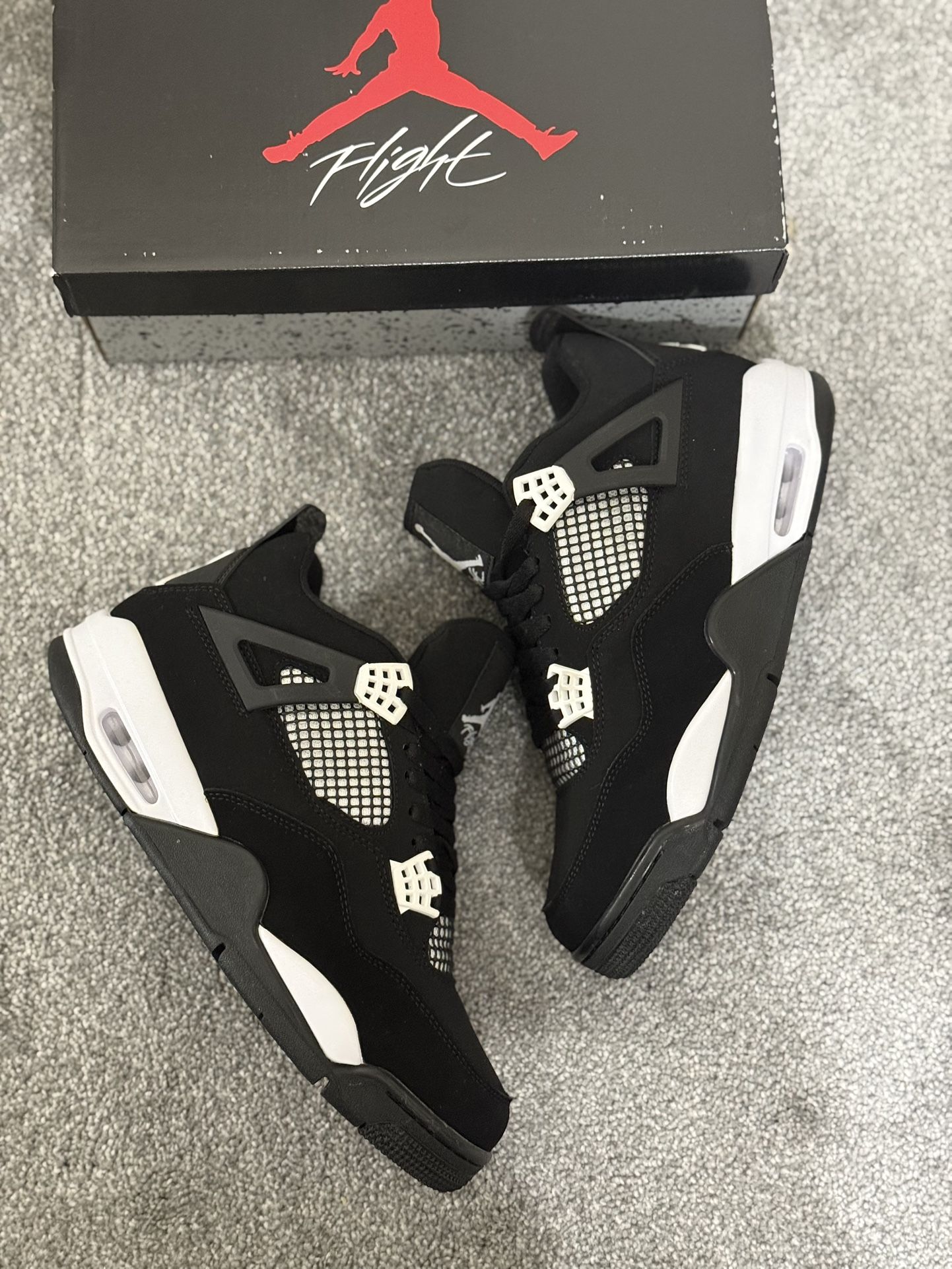 Jordan 4 White Thunder