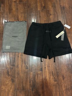 Men’s essential shorts black