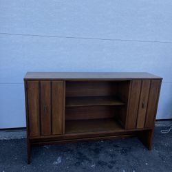 Broyhill mid-century Cabinet 