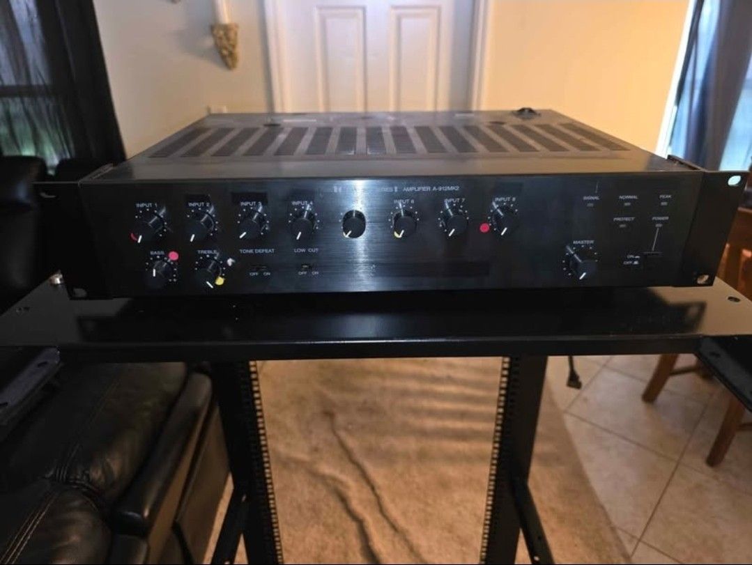 TOA A-912MK2 PROFESSIONAL AMPLIFIER  120watts