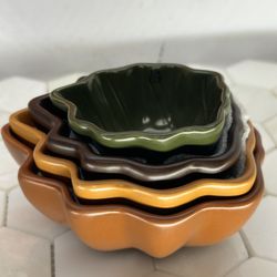 Fall LEAVES in Deep Autumn Colors Nesting Measuring Cups Set of 4 Robert Stanley