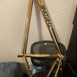 Throne Frame 