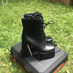 Size 9 Shoes 