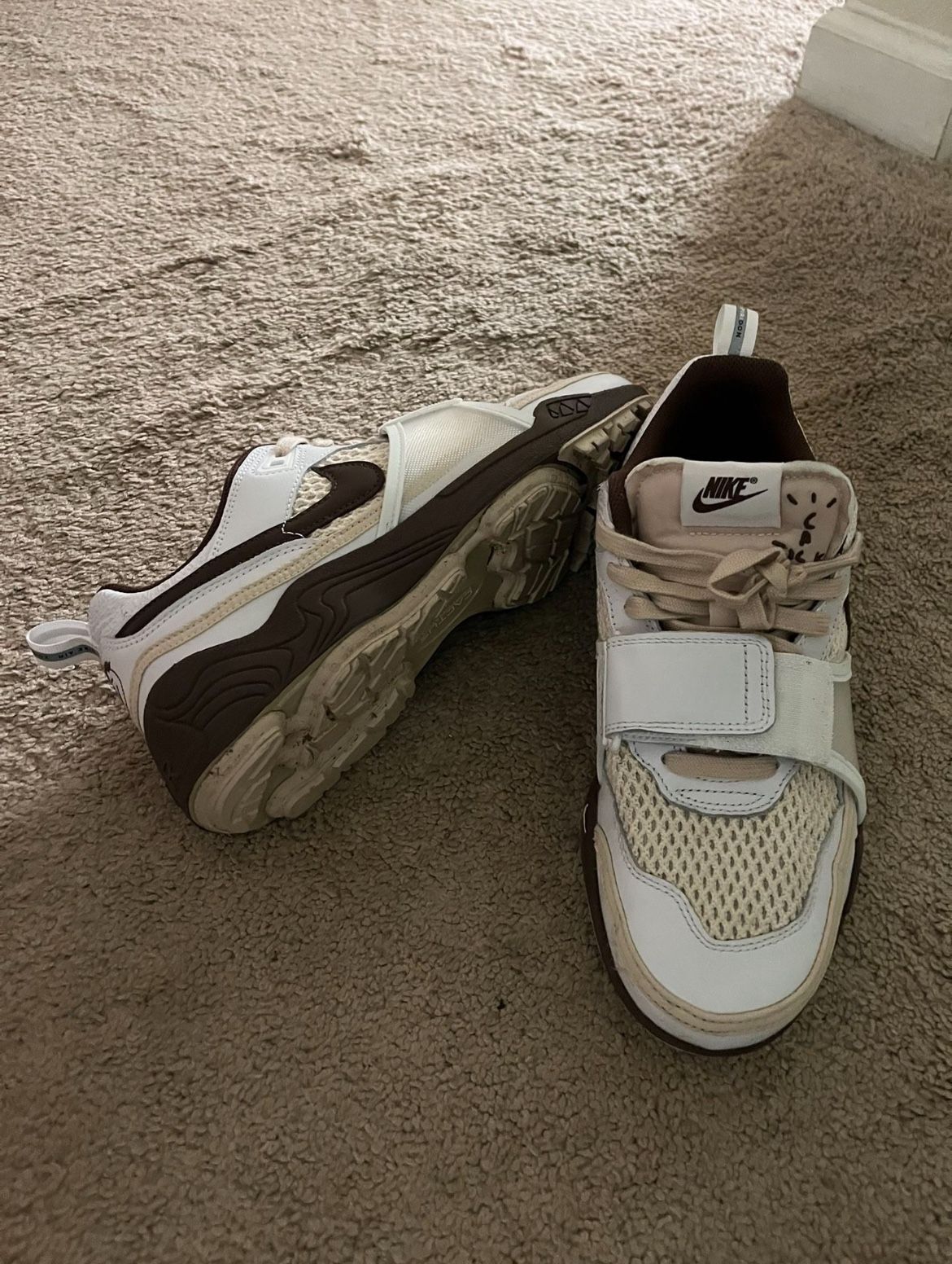 Travis Scott X Zoom Field Nike Jaxx