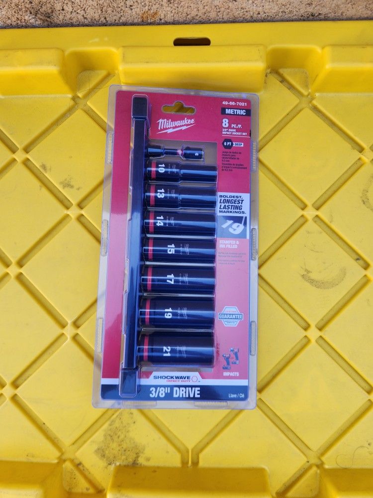 Milwaukee
SHOCKWAVE Impact Duty 3/8 in. Metric Deep Impact Rated Socket Set (8-Piece)