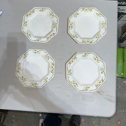 Four Nikko Classic Collection Dessert Plates