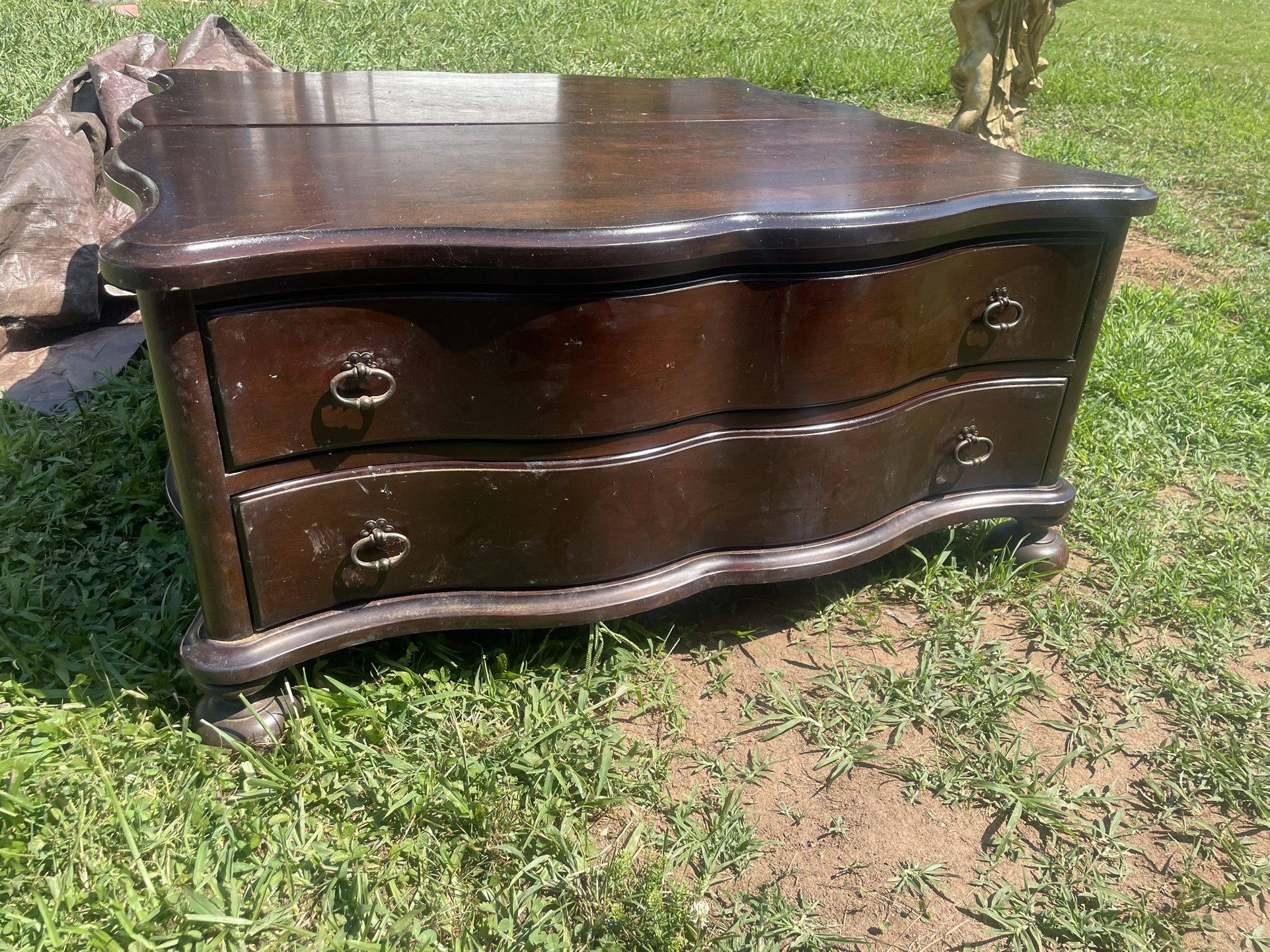 Universal Coffee Table